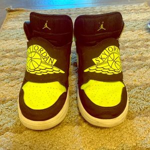 Boys Jordan sneakers